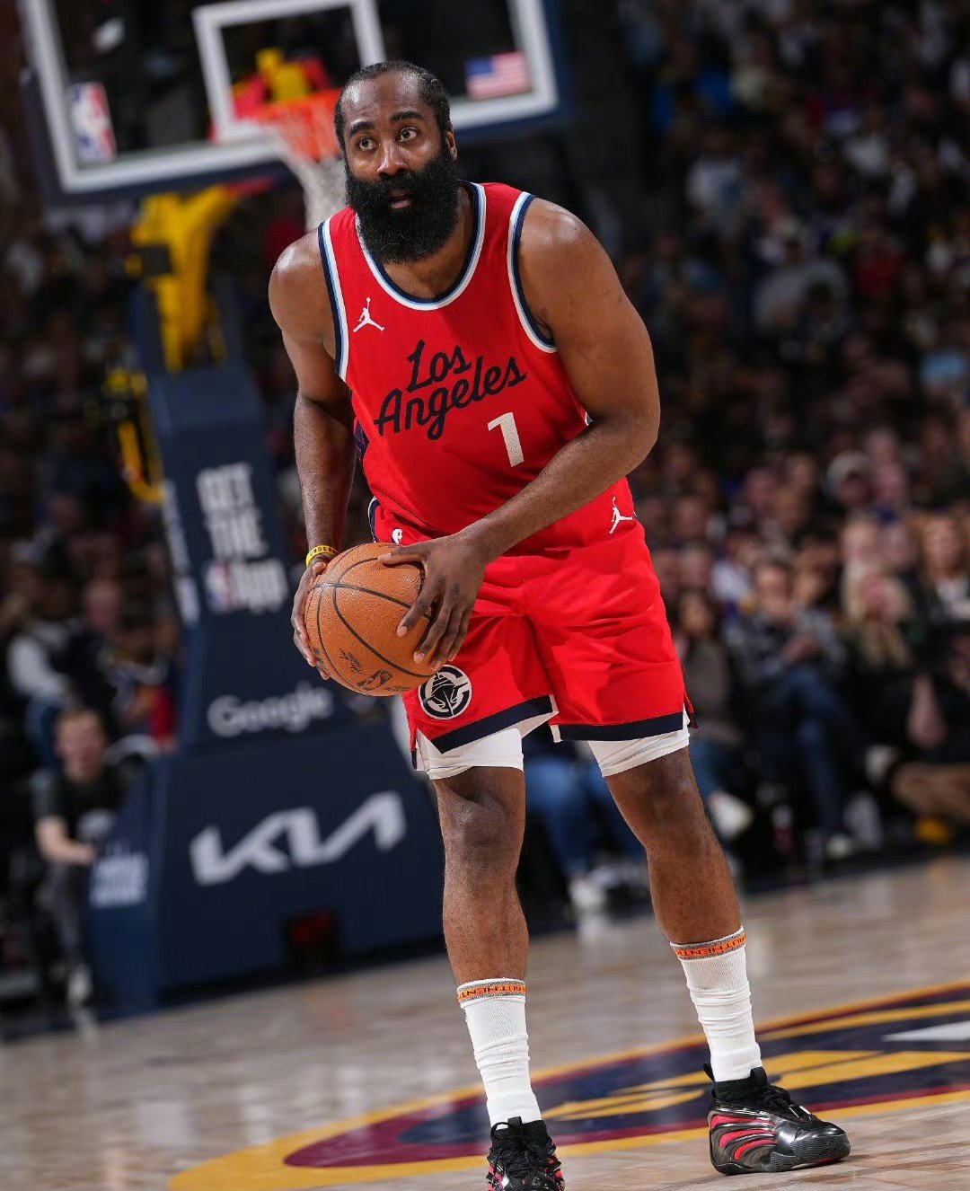 关于哈登连续十场比赛得分超过表现优异，切尔西不断突破！的信息